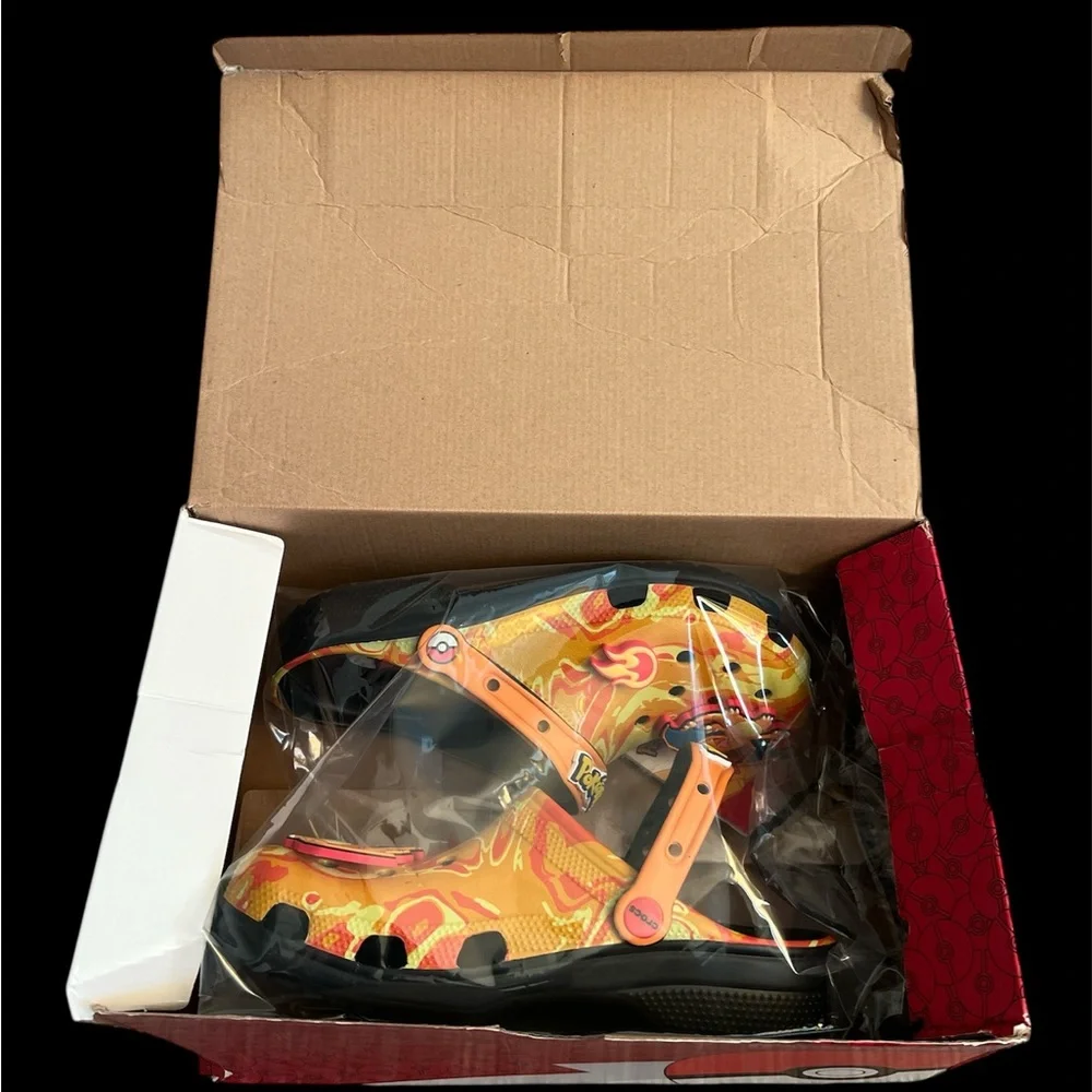 Crocs Pokémon Charizard Clogs with Poke Ball‎ Jibbitz Size 8 men’s/ 10 women’s